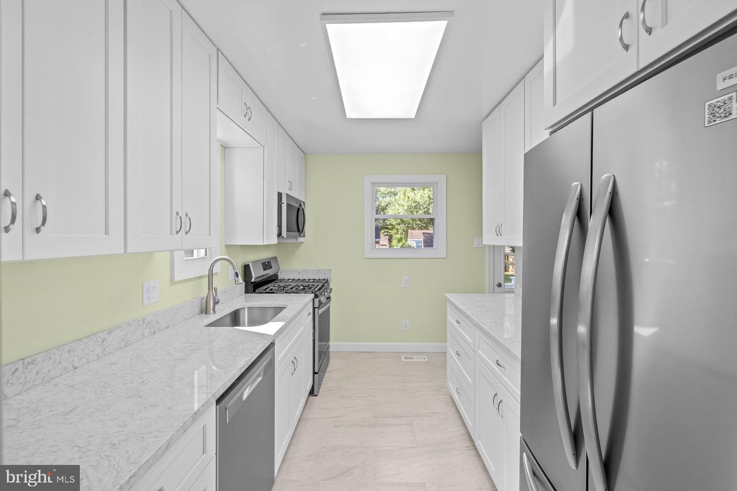 1019 Scott Avenue photo 18