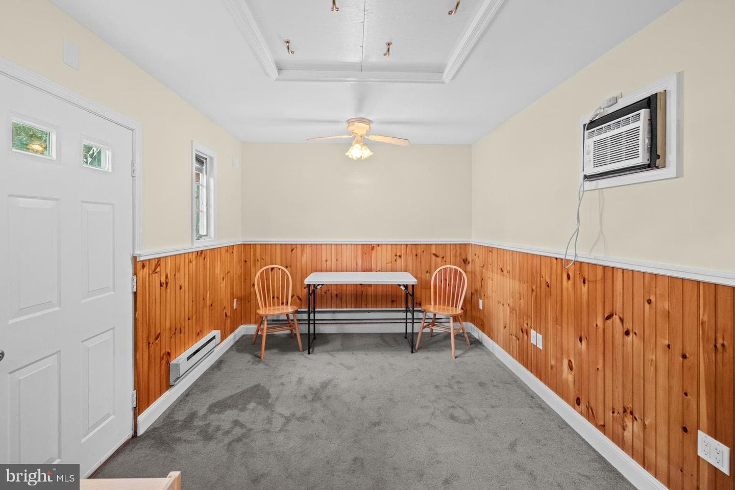 1019 Scott Avenue photo 8