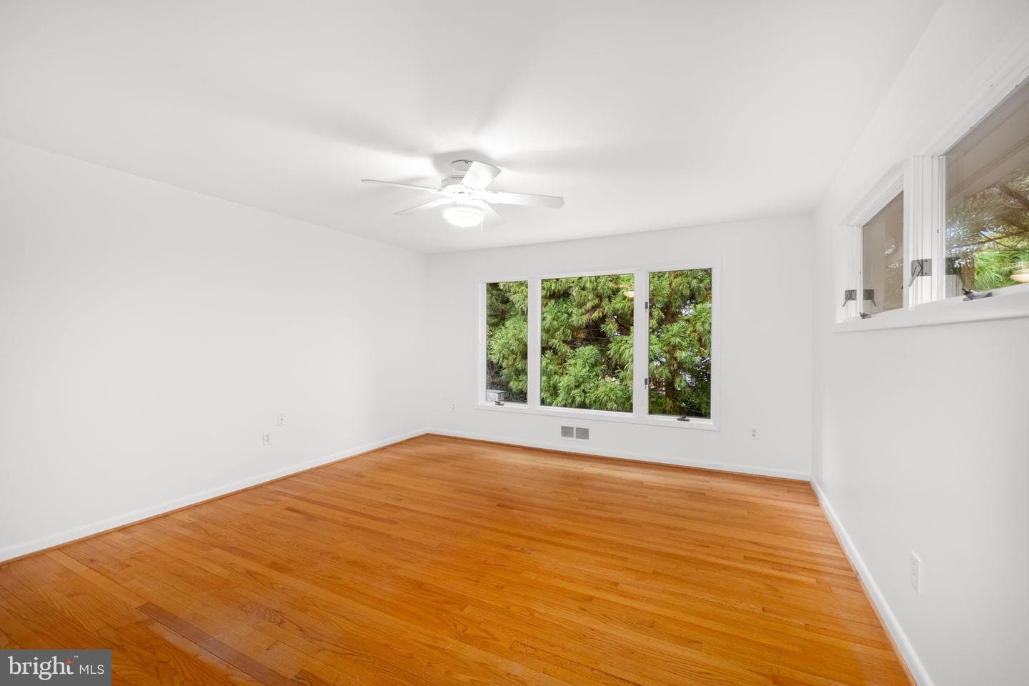 5505 Pembroke Terrace photo 18