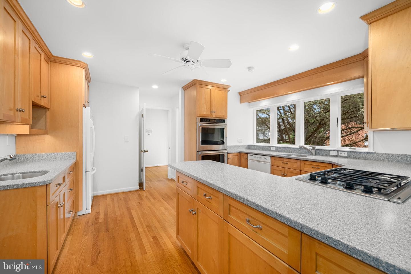 5505 Pembroke Terrace photo 6