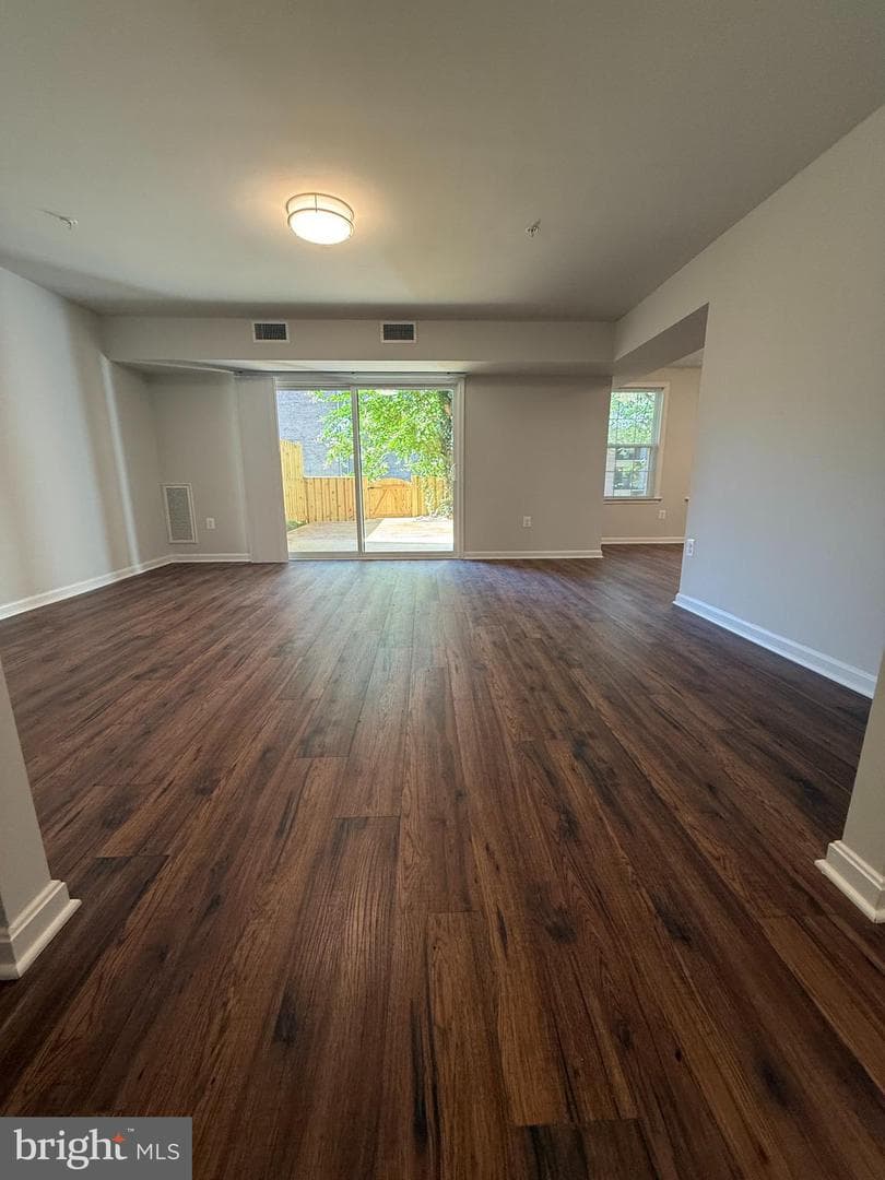 828 Quince Orchard Boulevard #p-2 photo 4