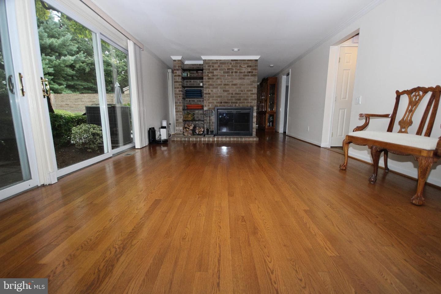 19169 Roman Way photo 5