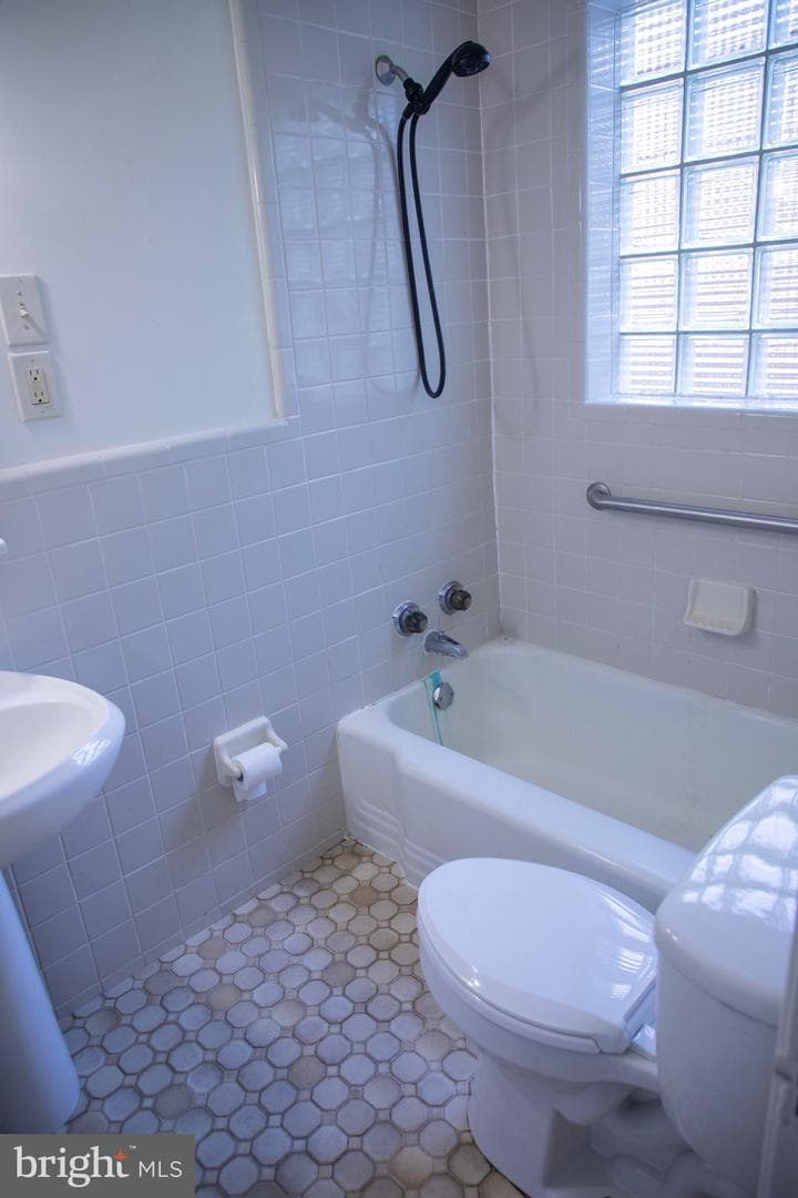 9406 Seminole Street photo 12