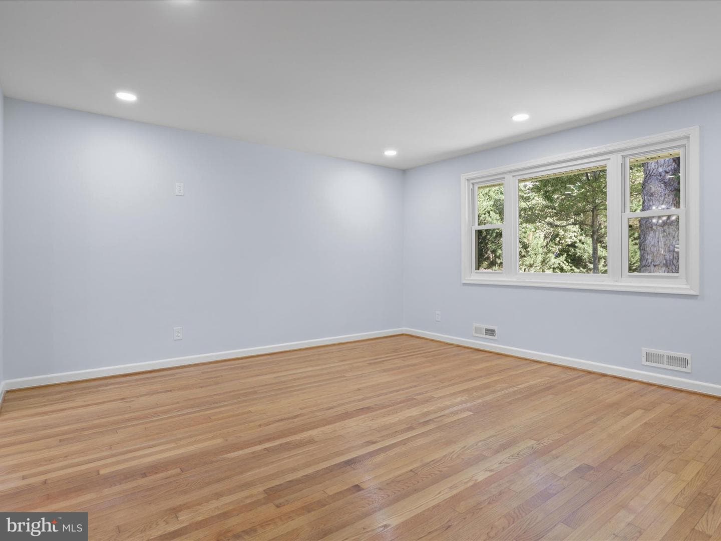 12219 Hunters Lane photo 10