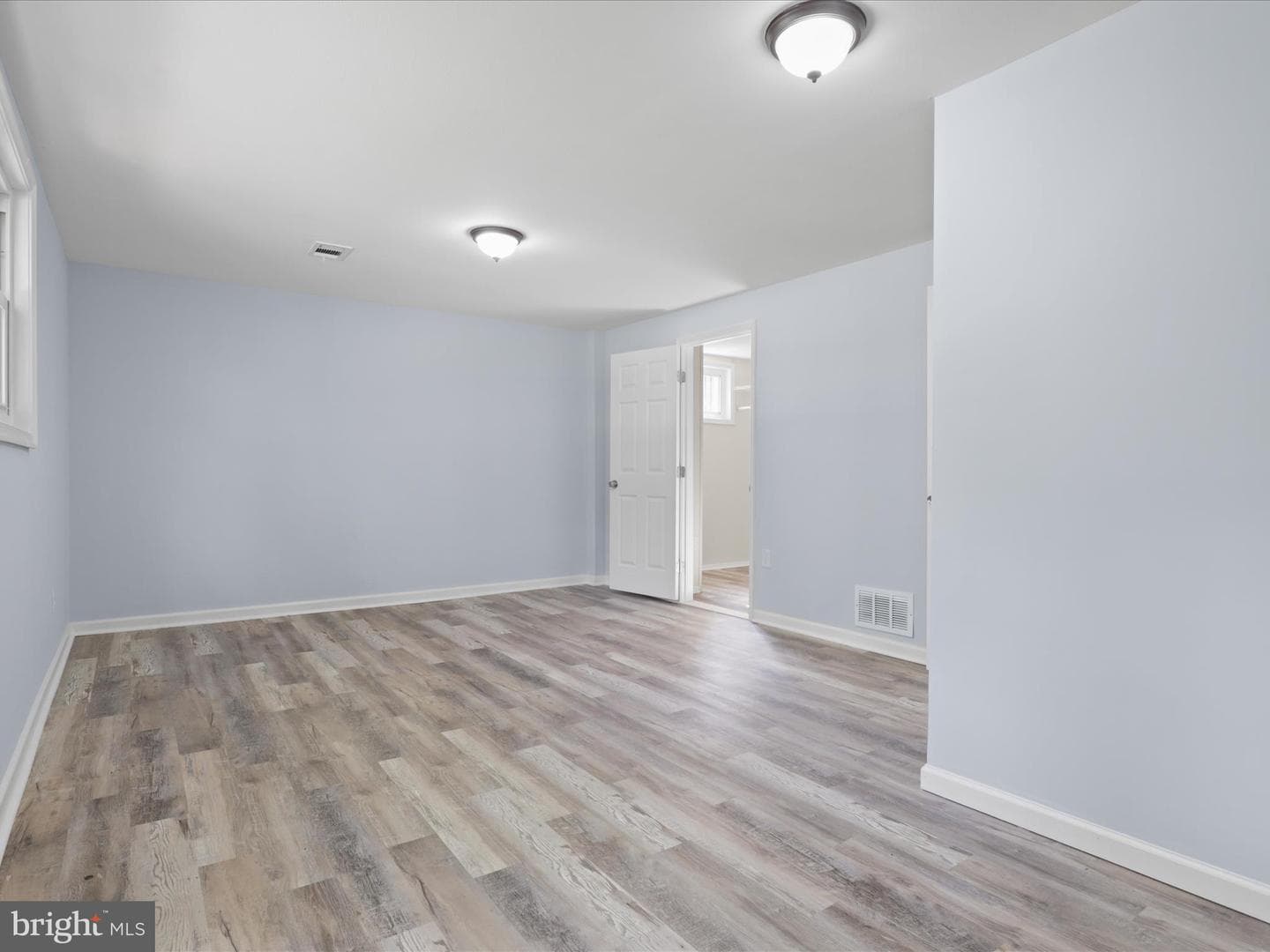 12219 Hunters Lane photo 29