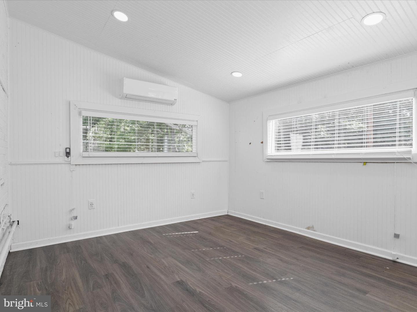 12219 Hunters Lane photo 33