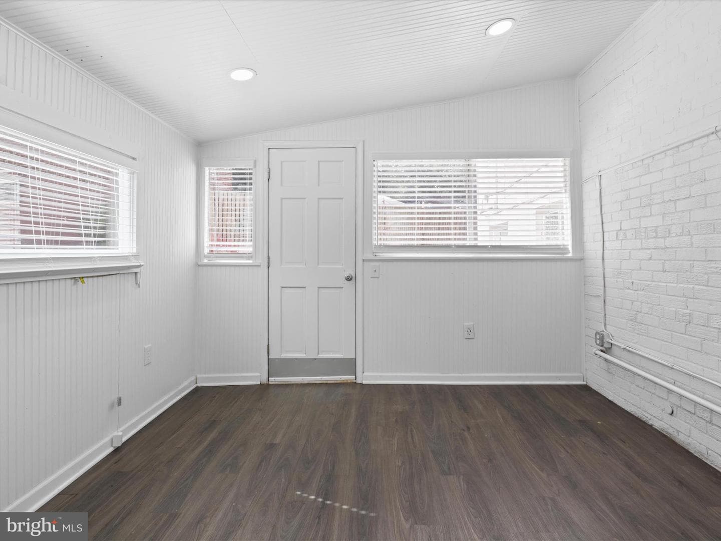 12219 Hunters Lane photo 34