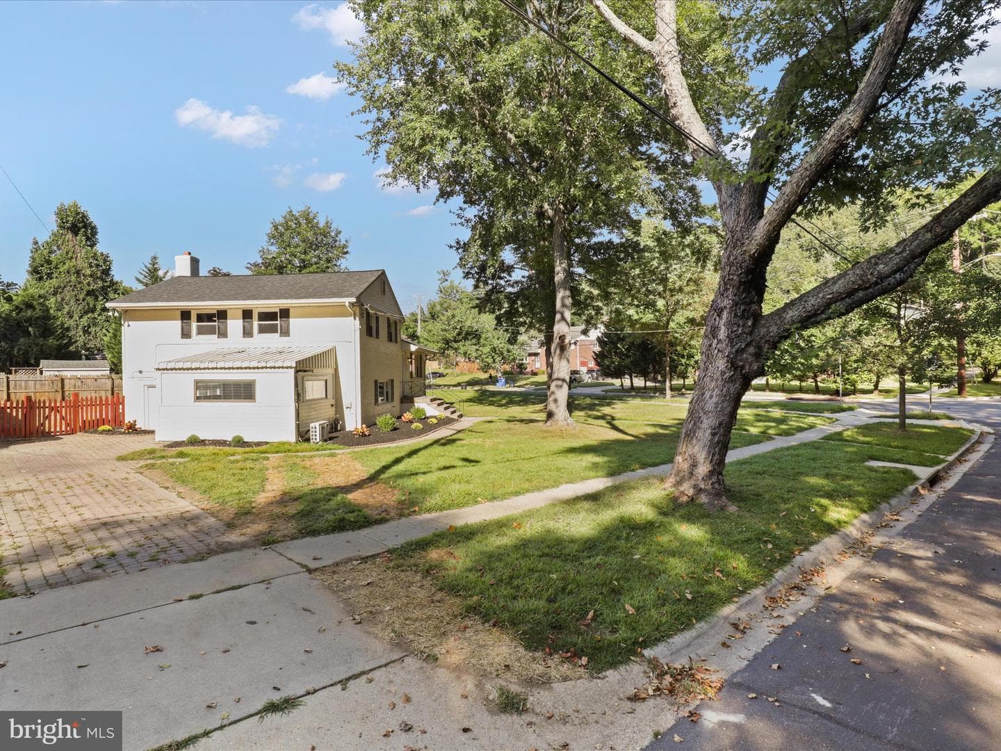 12219 Hunters Lane photo 4