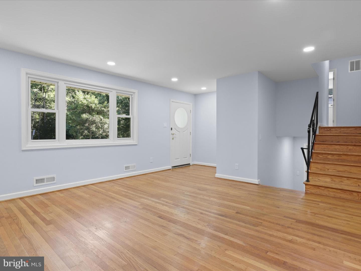 12219 Hunters Lane photo 7
