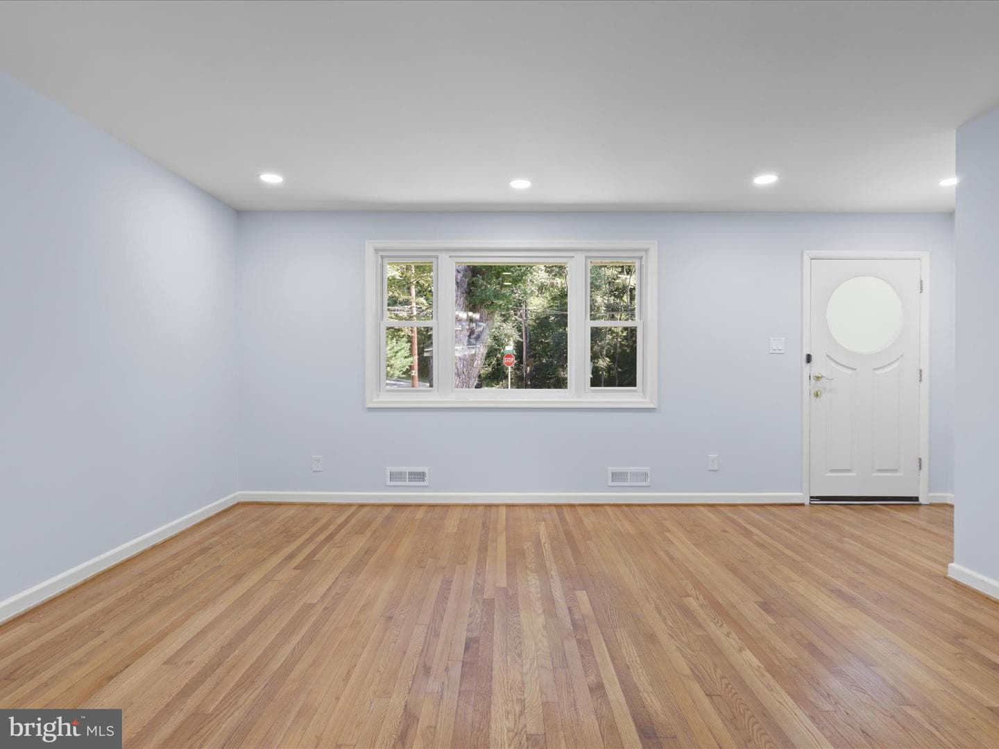 12219 Hunters Lane photo 9