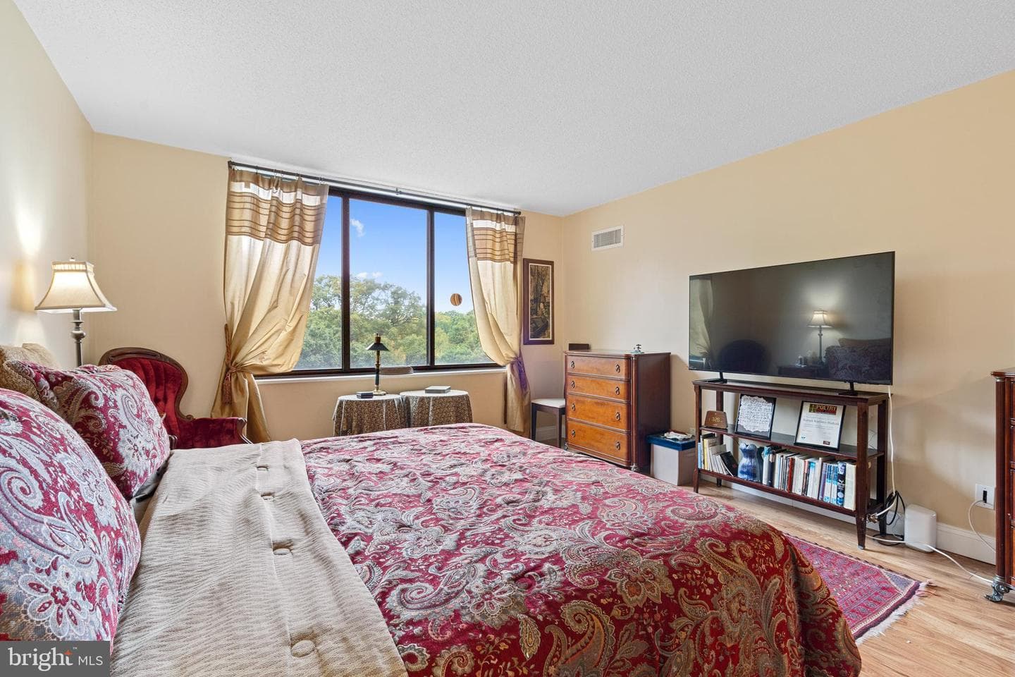 5225 Pooks Hill Road #828n photo 3