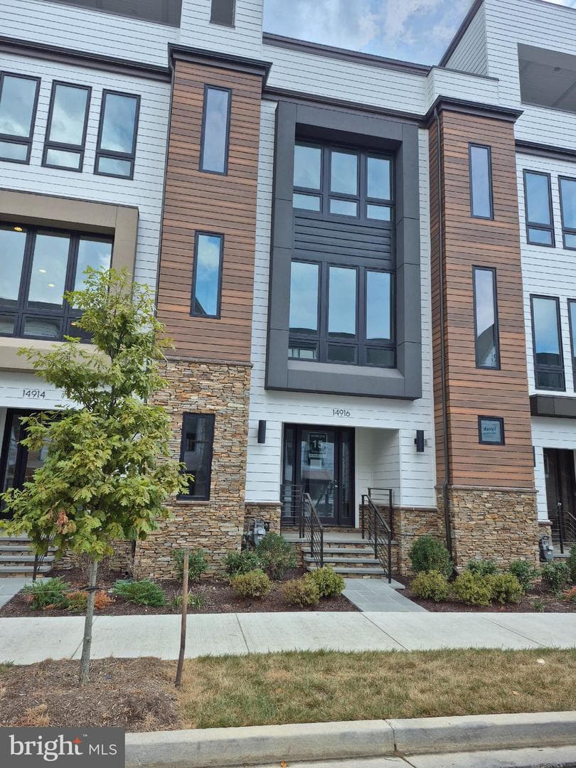 14916 Dispatch St #15, Rockville