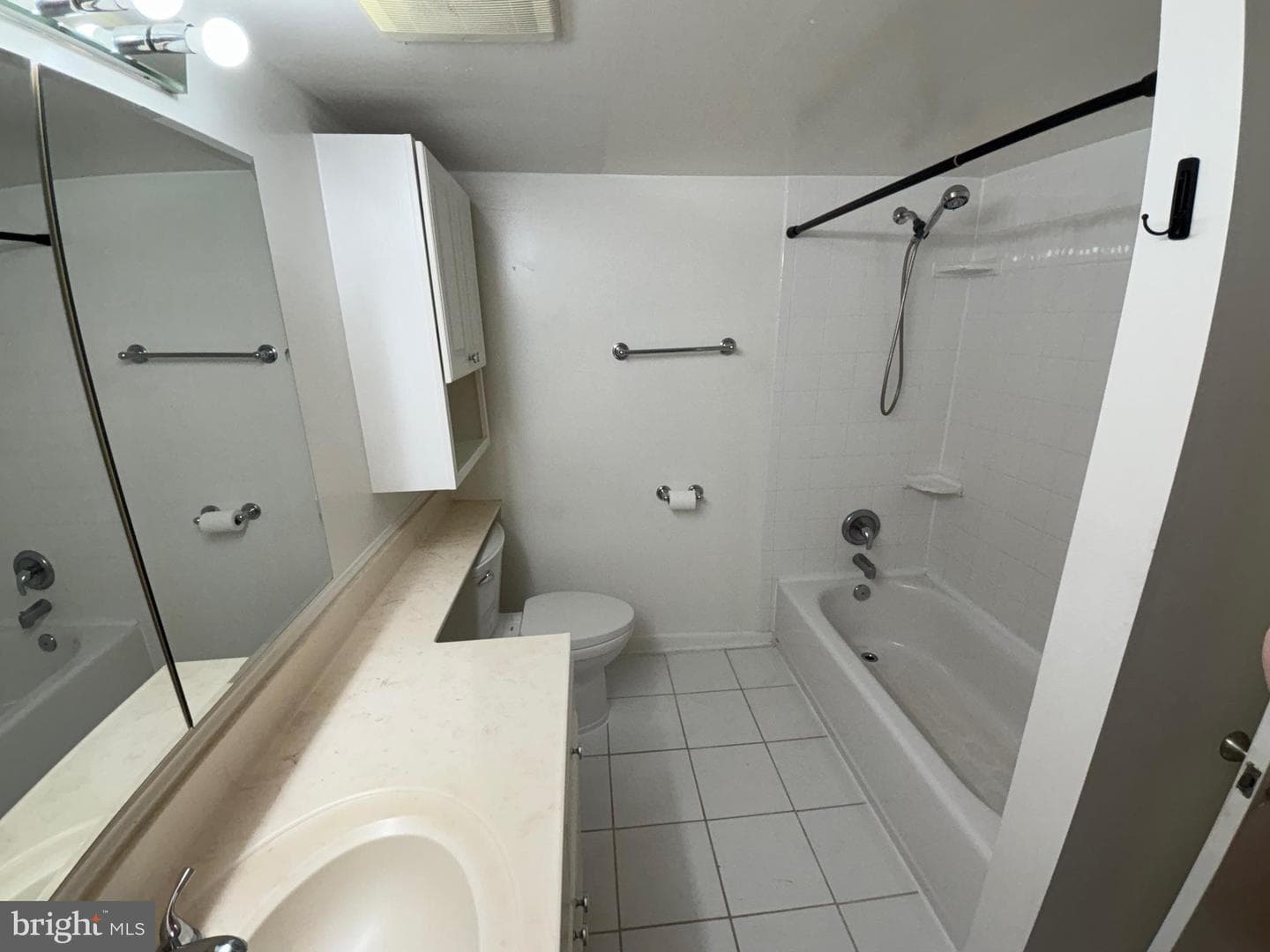 432 Girard Street #209 photo 16