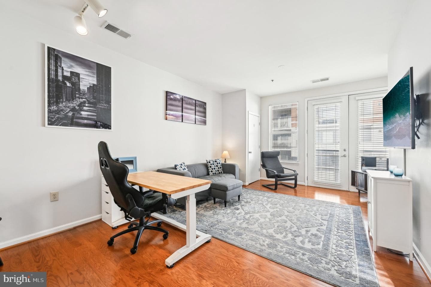1201 E West Highway #335 photo 4