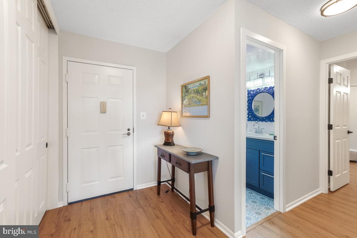 15100 Interlachen Drive #4-1021 photo 7