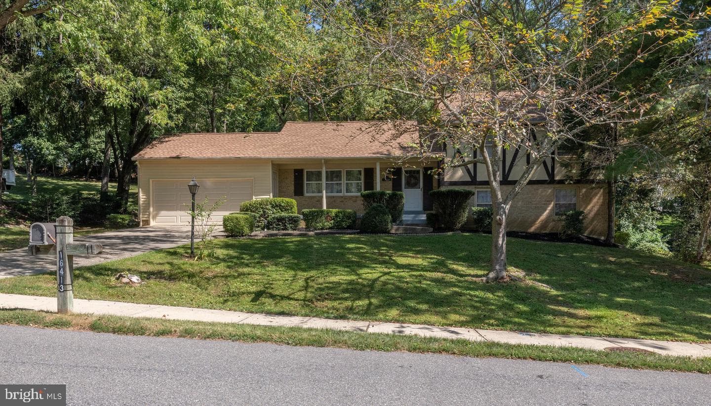 16413 Grande Vista Drive photo 2