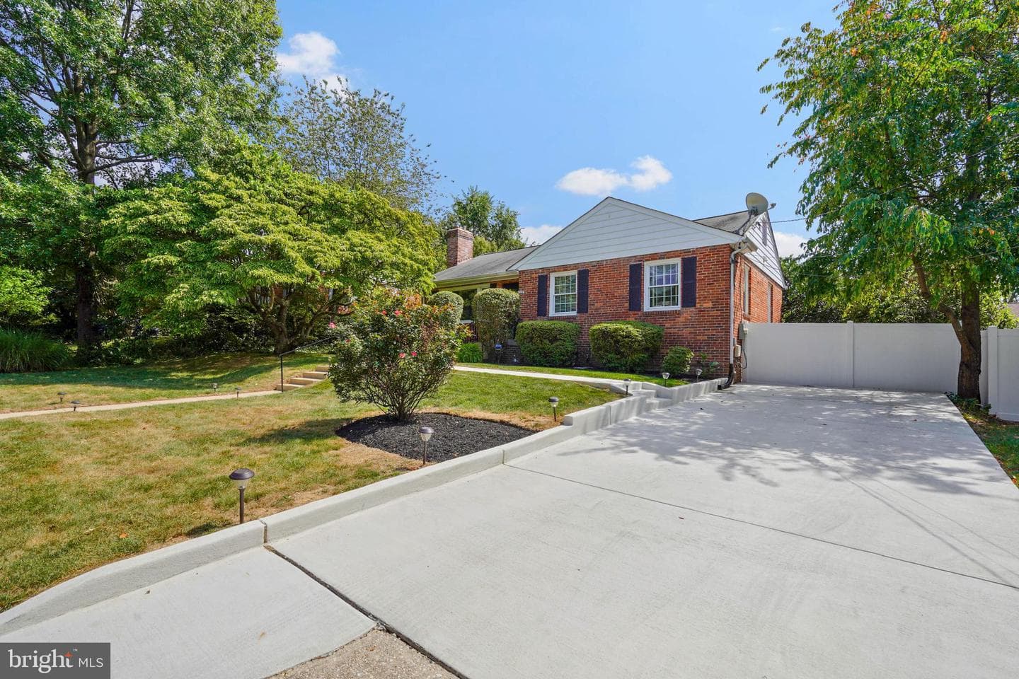 1708 Glenkarney Place photo 3