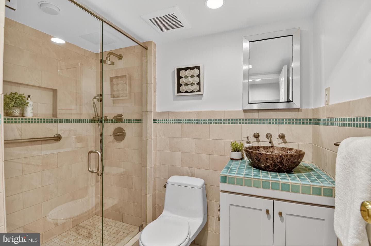 4924 Sentinel Drive #2-406 photo 25