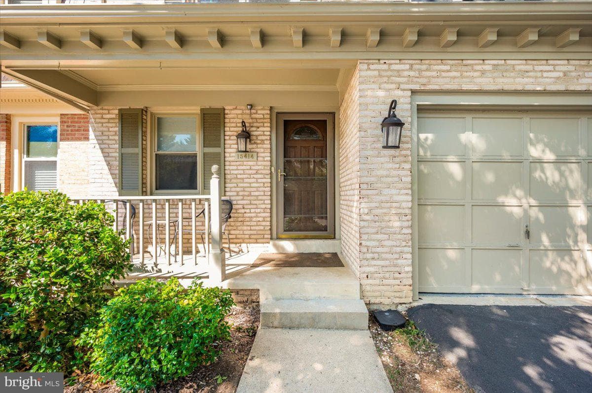 15414 Manor Village Lane photo 1