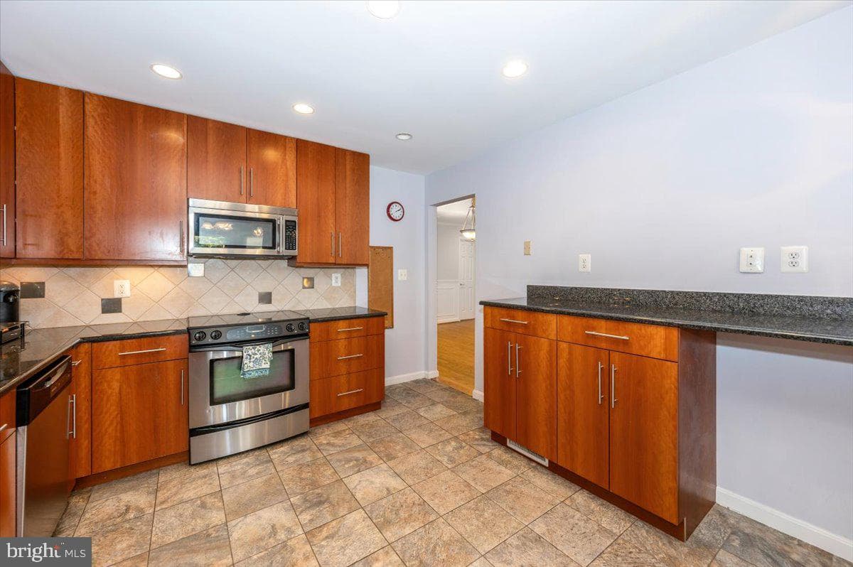 15414 Manor Village Lane photo 12