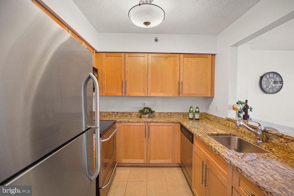 10101 Grosvenor Place #1004 photo 12