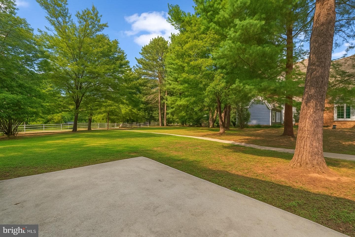 312 Fairgrove Terrace photo 13