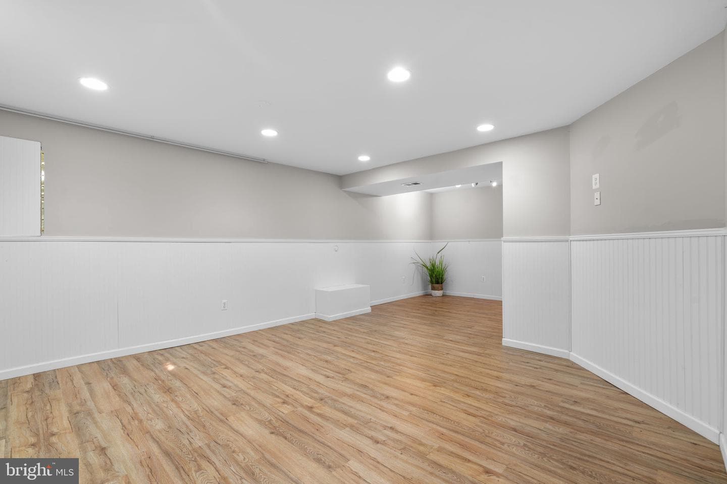 312 Fairgrove Terrace photo 25