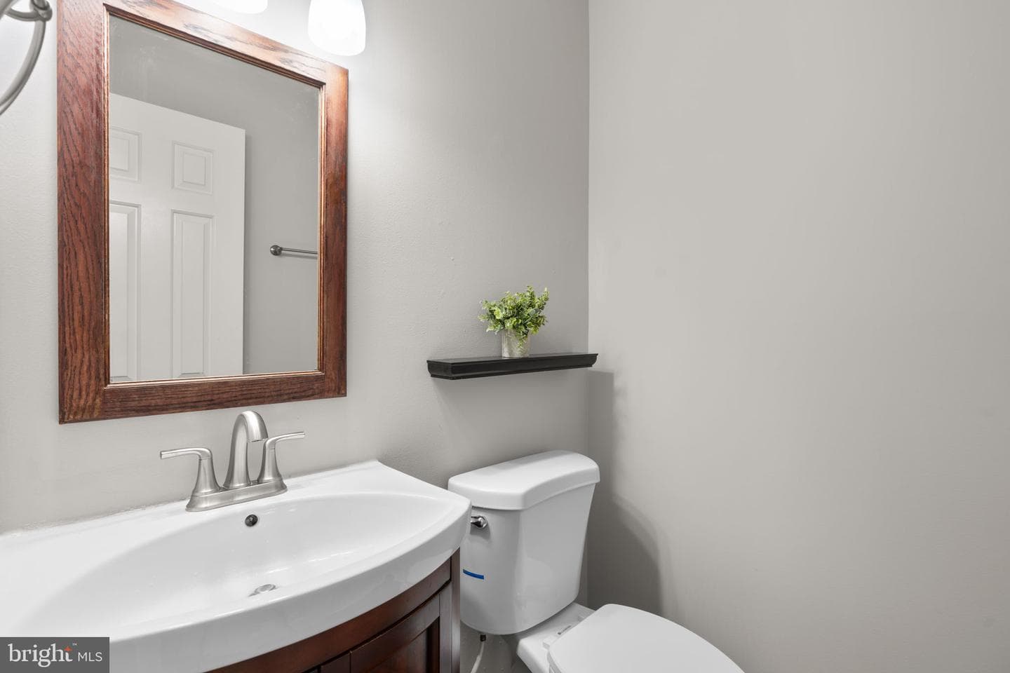 312 Fairgrove Terrace photo 5