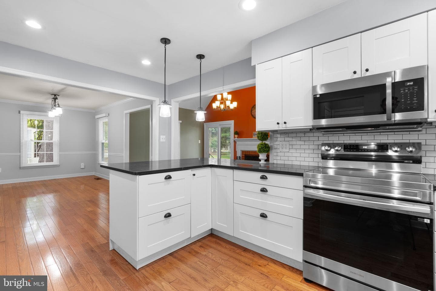 312 Fairgrove Terrace photo 8