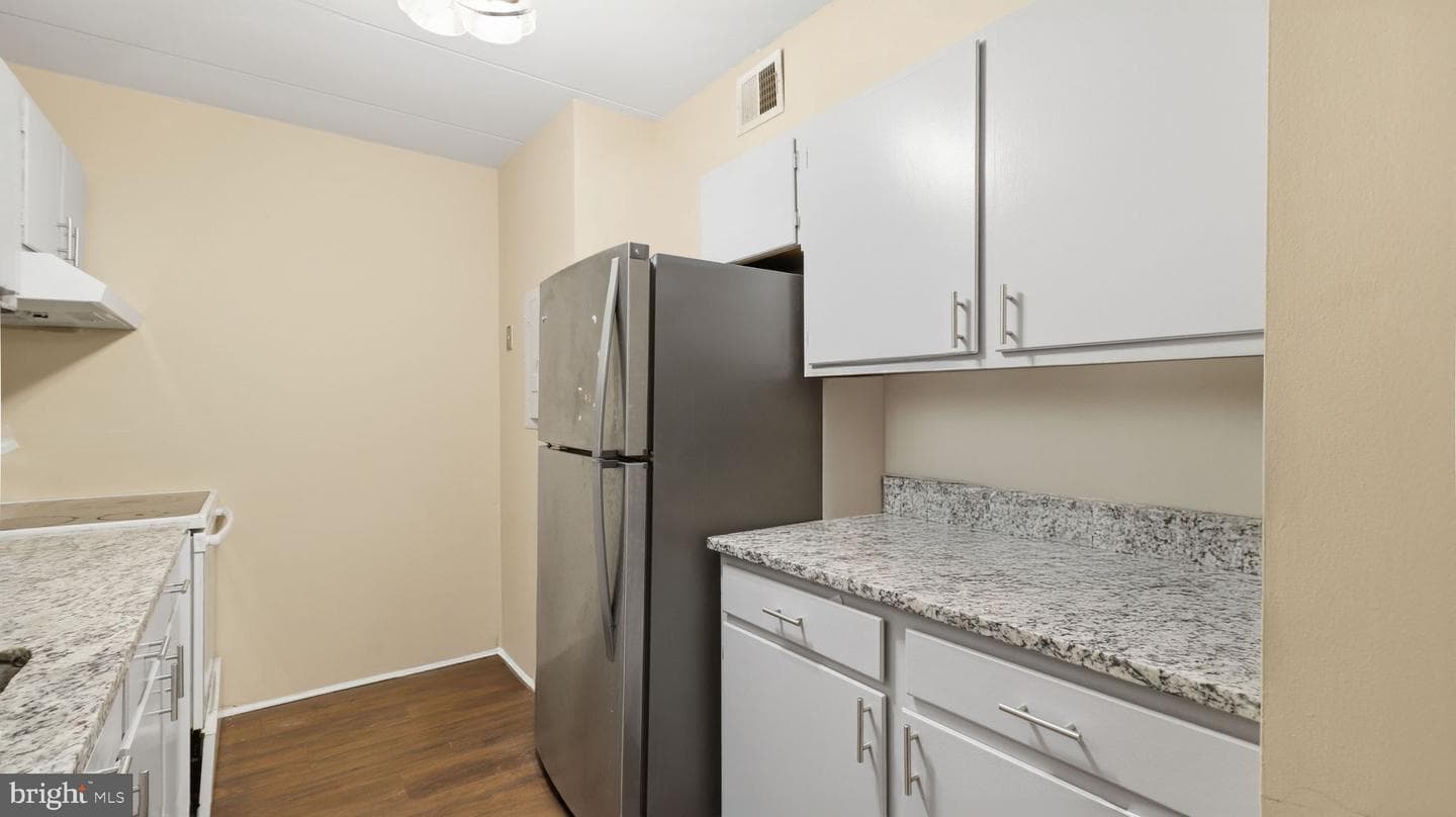 3301 Hewitt Avenue #204 photo 10