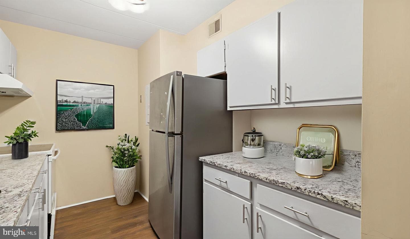 3301 Hewitt Avenue #204 photo 11