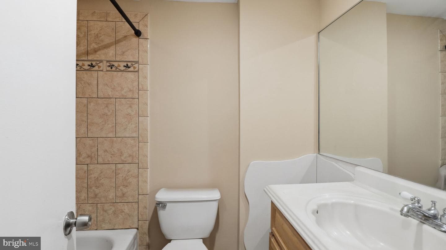 3301 Hewitt Avenue #204 photo 16