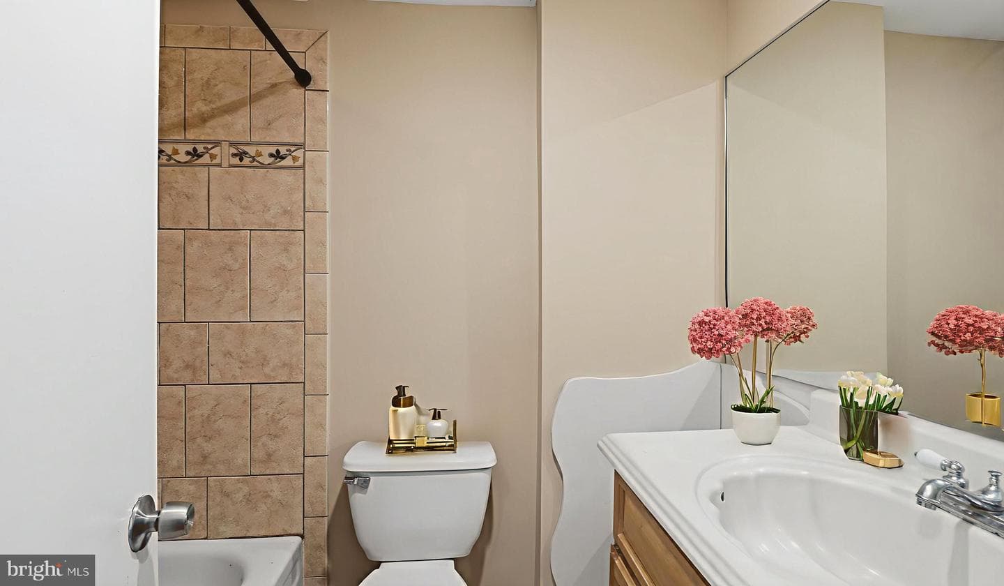 3301 Hewitt Avenue #204 photo 17