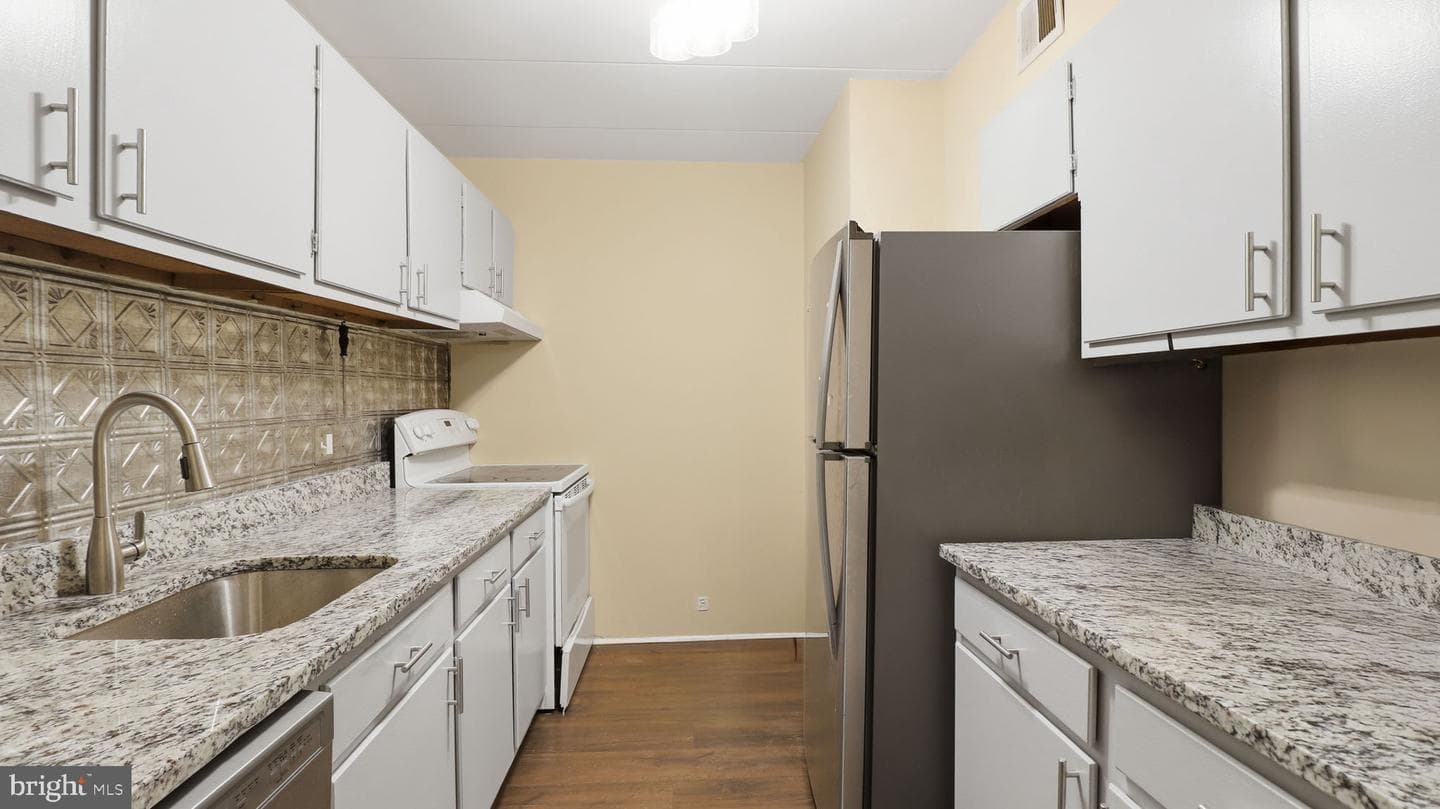 3301 Hewitt Avenue #204 photo 7