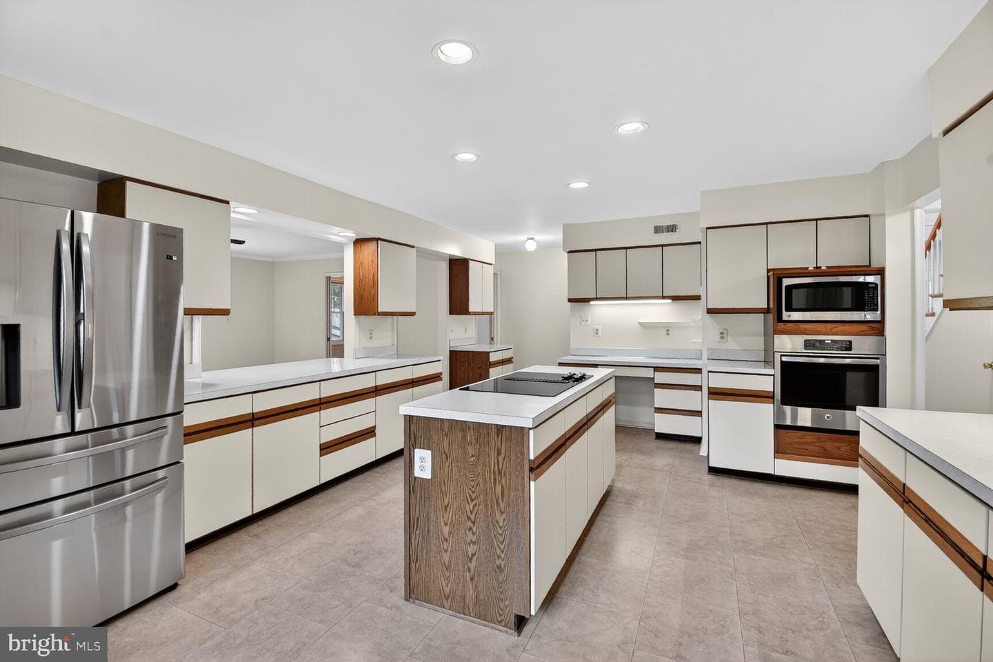 11902 Bernard Drive photo 18