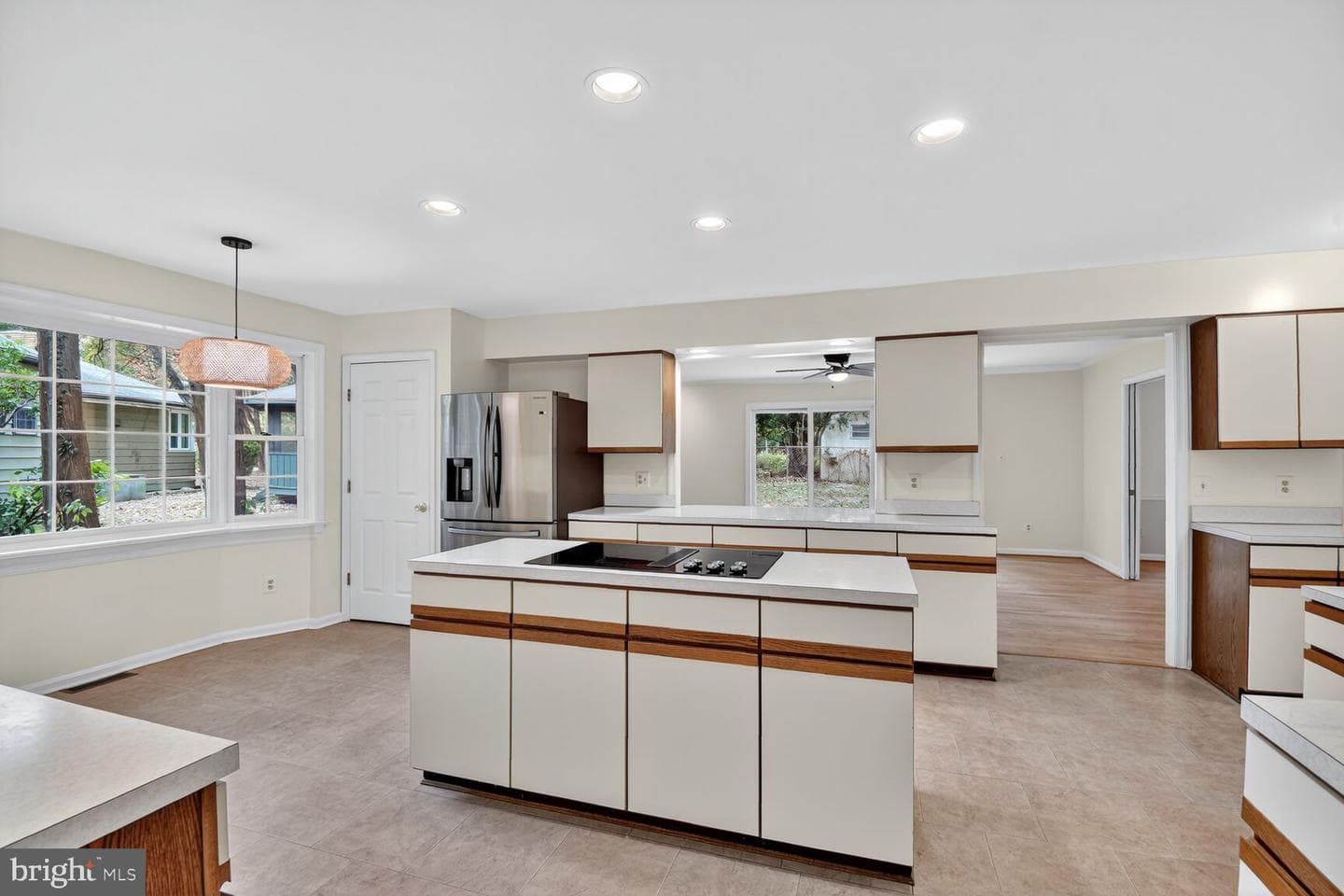 11902 Bernard Drive photo 19