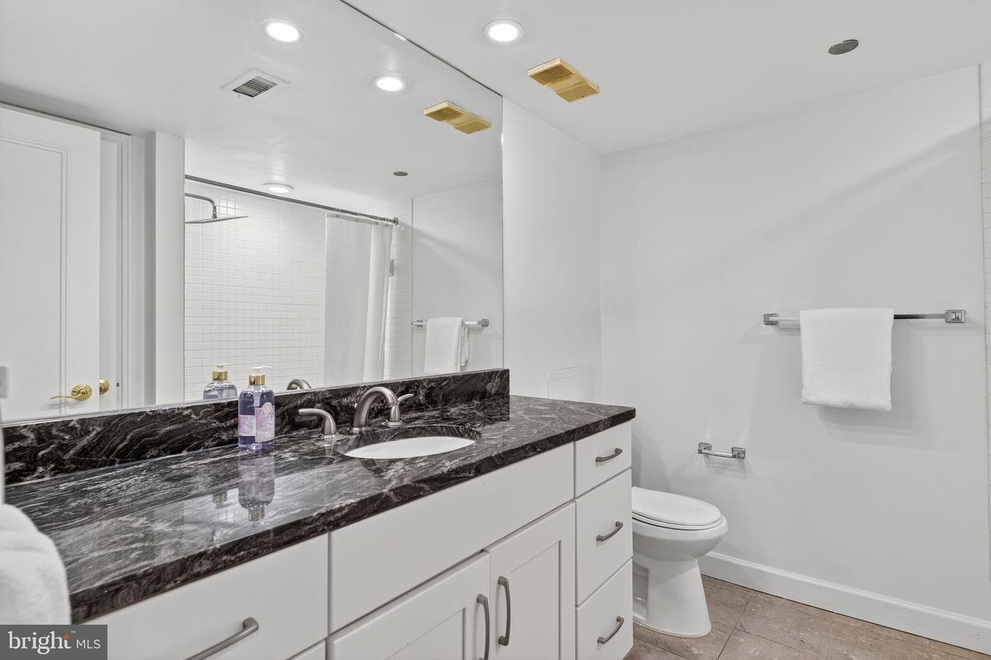 4550 N Park Avenue #814 photo 14