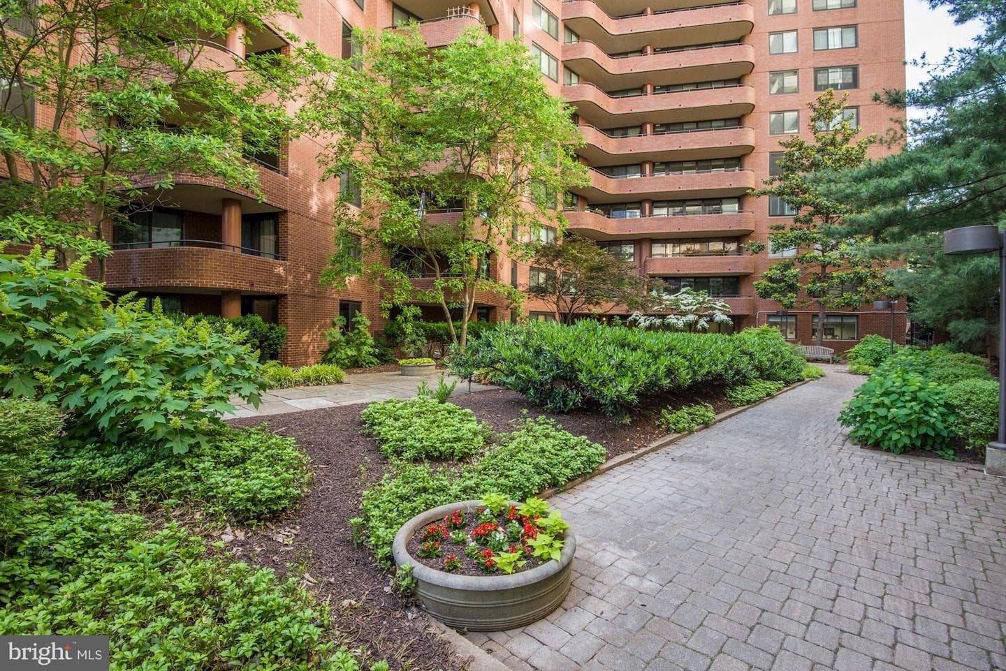 4550 N Park Avenue #814 photo 22