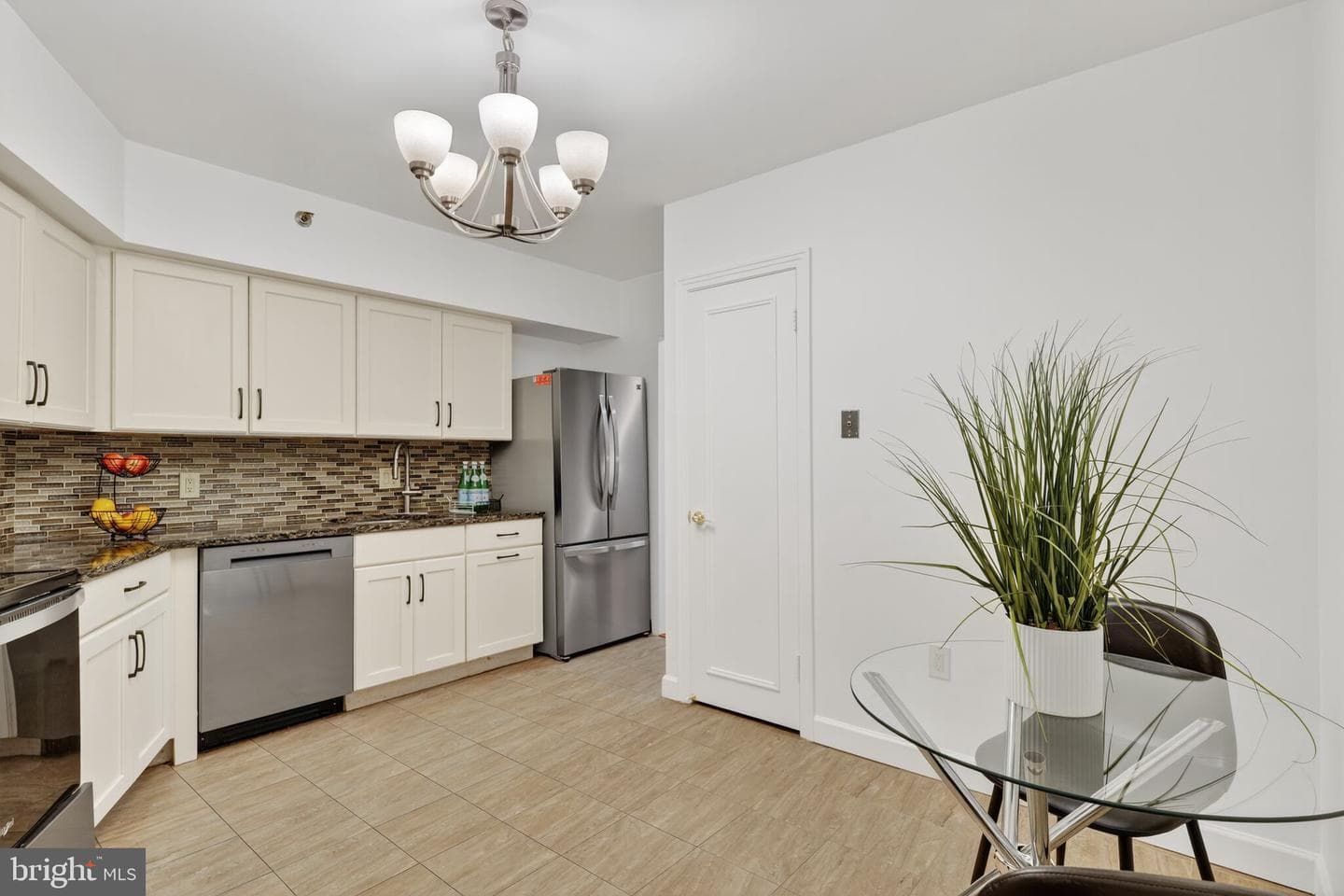4550 N Park Avenue #814 photo 9