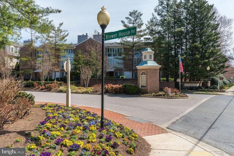5713 Brewer House Circle #302