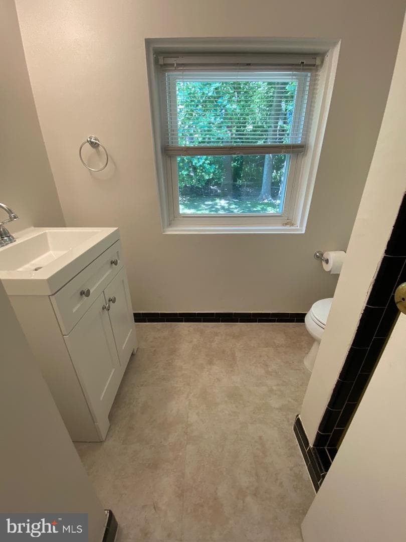 12704 Bushey Drive photo 17