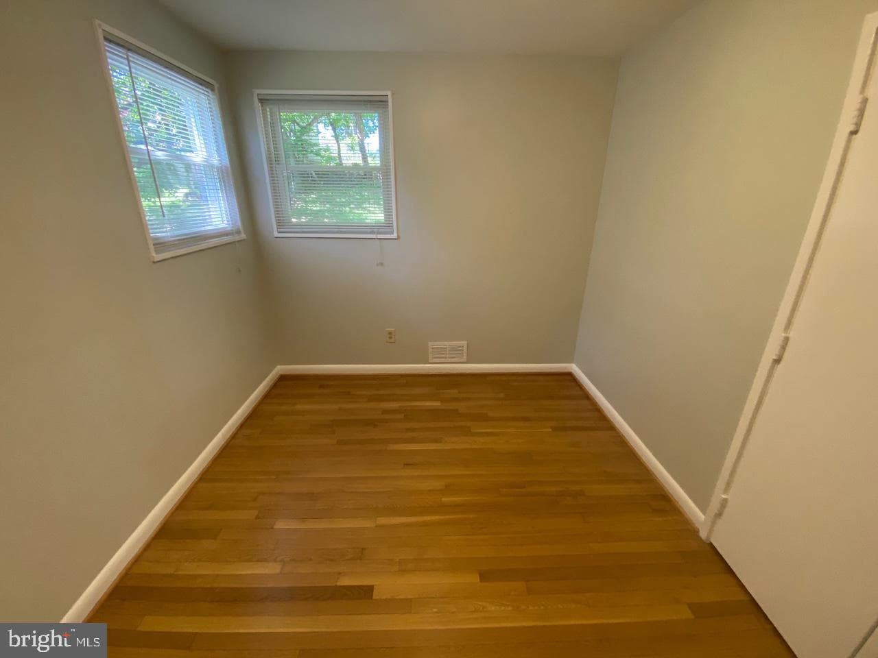 12704 Bushey Drive photo 8