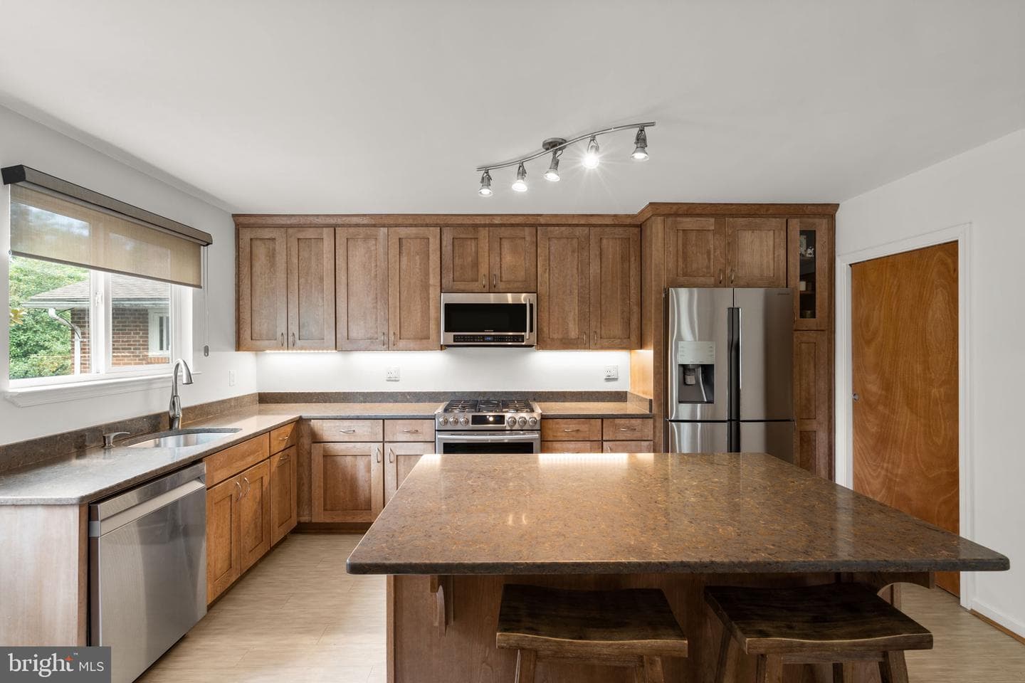 48 Oswego Avenue photo 10