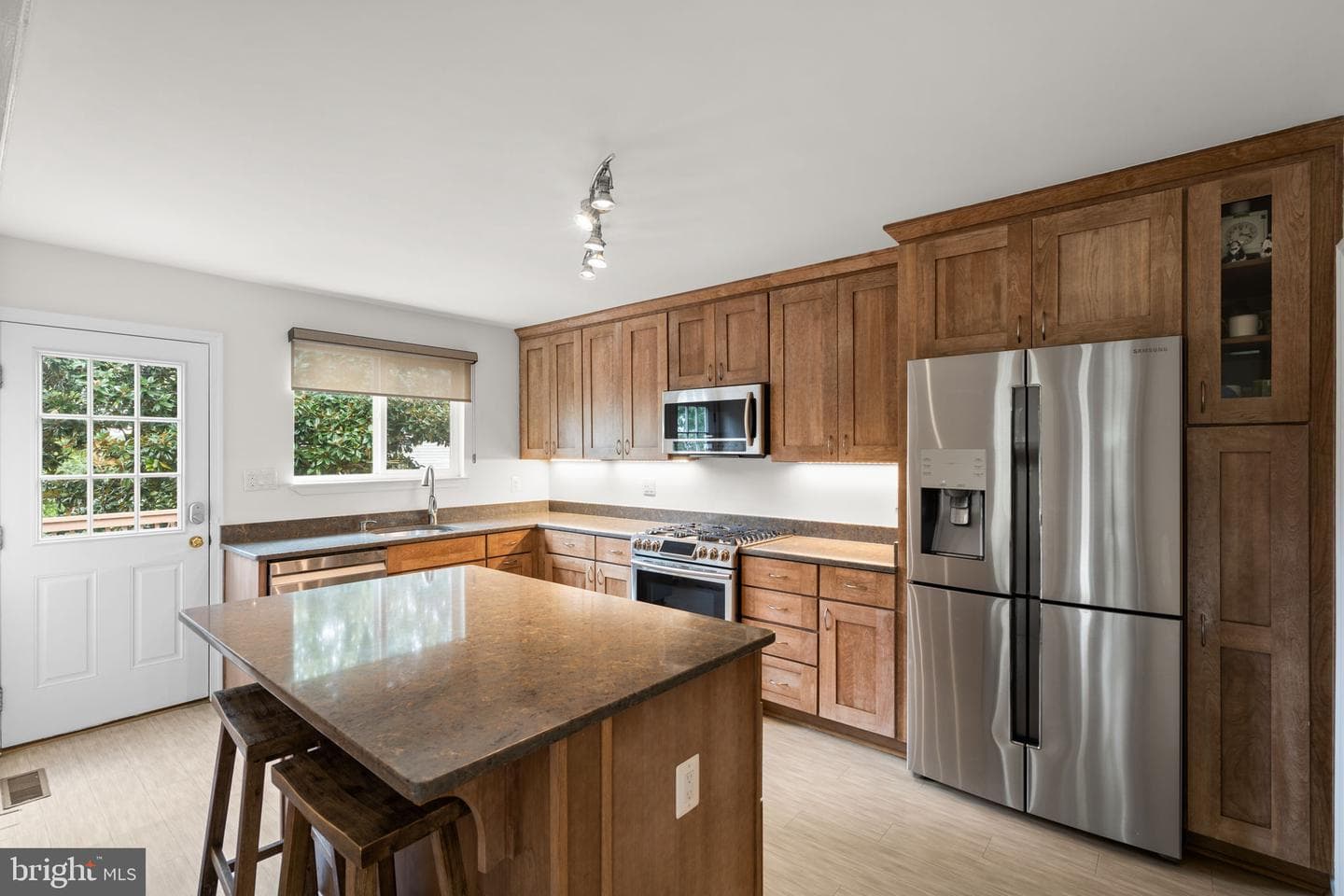 48 Oswego Avenue photo 11