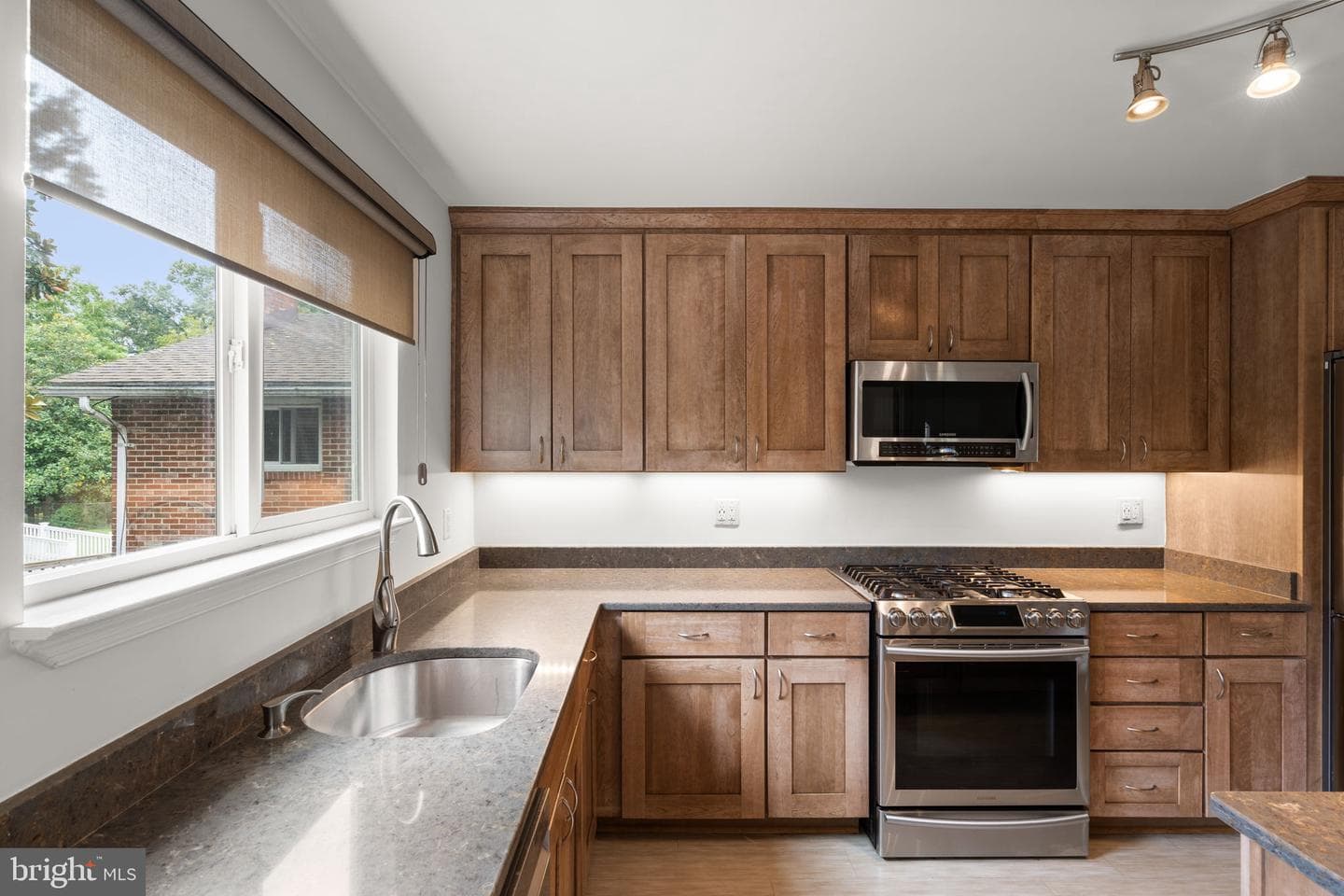 48 Oswego Avenue photo 12