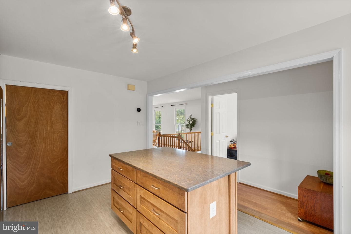 48 Oswego Avenue photo 14