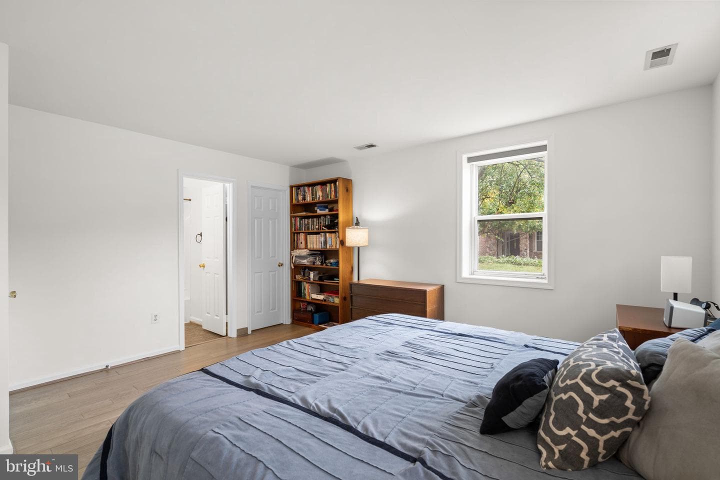 48 Oswego Avenue photo 24