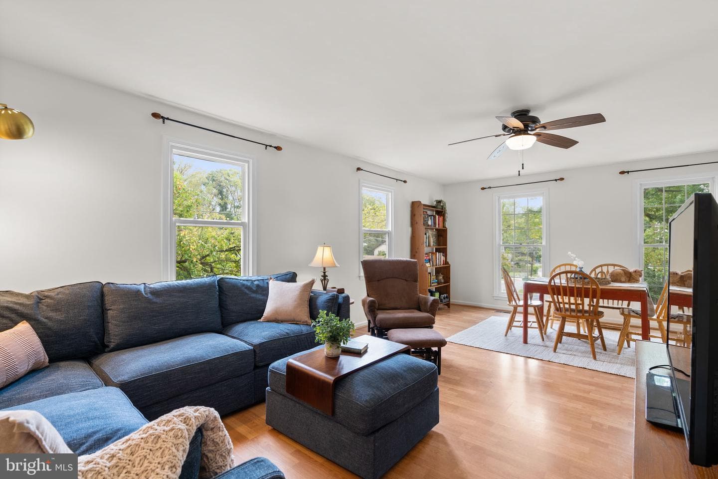 48 Oswego Avenue photo 4