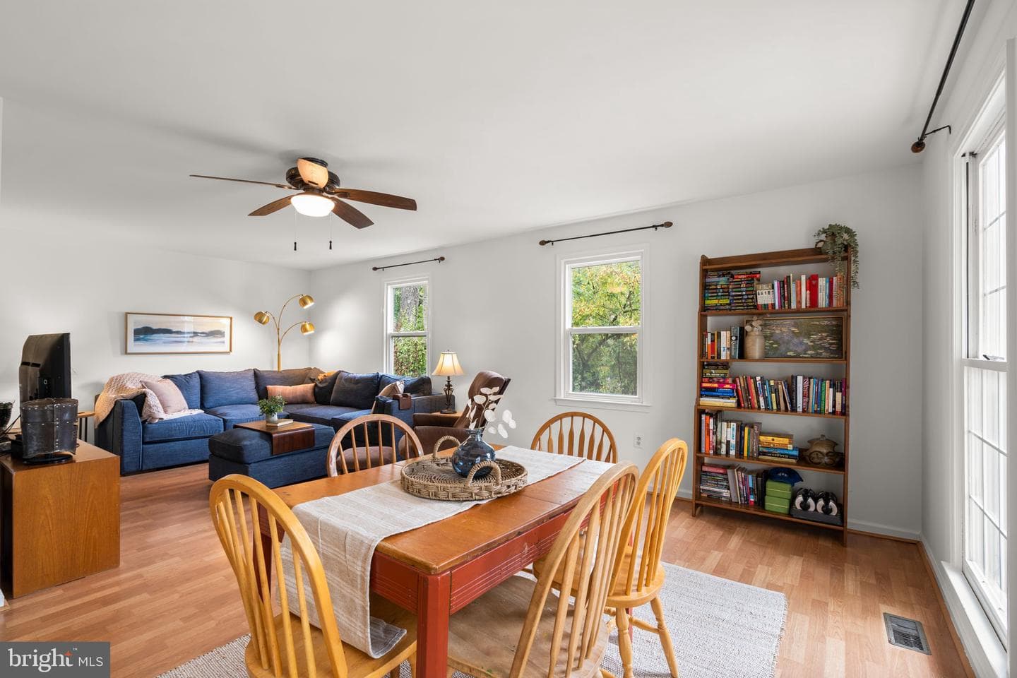 48 Oswego Avenue photo 6