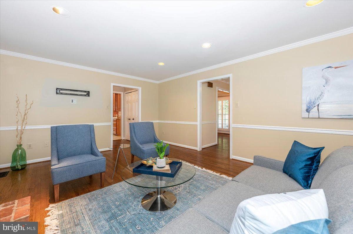 10 Megans Court photo 8